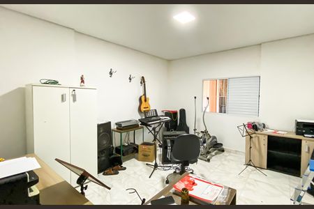 Quarto 1 de casa para alugar com 2 quartos, 200m² em Jardim Belem, São Paulo
