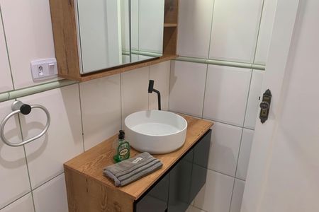 Banheiro de apartamento para alugar com 1 quarto, 65m² em Boqueirão, Santos