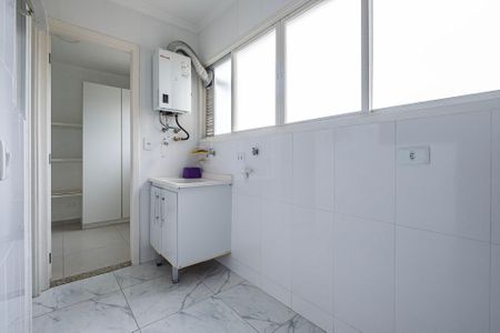 Apartamento à venda com 121m², 3 quartos e 2 vagas Apartamento à venda com 121m², 3 quartos e 2 vagasÁrea de Serviço