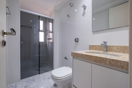 Apartamento à venda com 121m², 3 quartos e 2 vagas Apartamento à venda com 121m², 3 quartos e 2 vagasBanheiro