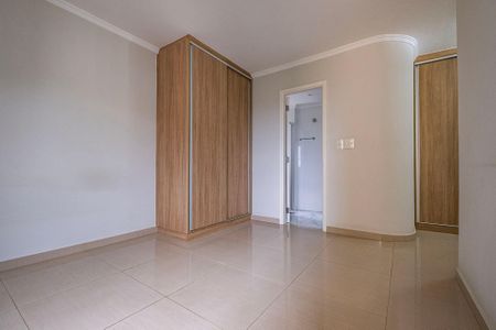 Apartamento à venda com 121m², 3 quartos e 2 vagas Apartamento à venda com 121m², 3 quartos e 2 vagasSuíte
