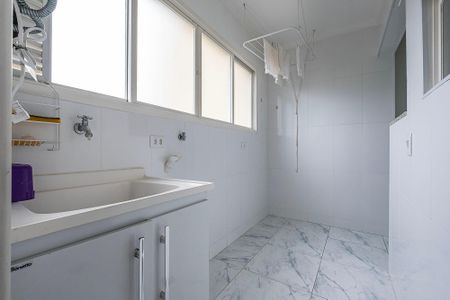 Apartamento à venda com 121m², 3 quartos e 2 vagas Apartamento à venda com 121m², 3 quartos e 2 vagasÁrea de Serviço