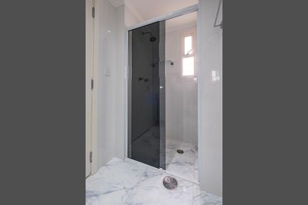 Apartamento à venda com 121m², 3 quartos e 2 vagas Apartamento à venda com 121m², 3 quartos e 2 vagasSuíte