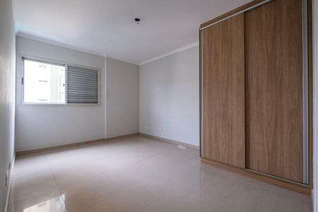 Apartamento à venda com 121m², 3 quartos e 2 vagas Apartamento à venda com 121m², 3 quartos e 2 vagasSuíte