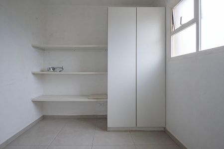 Apartamento à venda com 121m², 3 quartos e 2 vagas Apartamento à venda com 121m², 3 quartos e 2 vagasÁrea de Serviço - Quarto