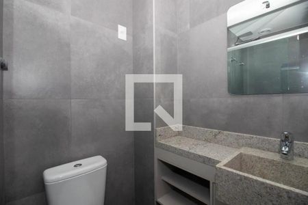 Banheiro de apartamento para alugar com 2 quartos, 35m² em Mont’Serrat, Porto Alegre