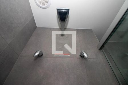 Banheiro de apartamento para alugar com 2 quartos, 35m² em Mont’Serrat, Porto Alegre