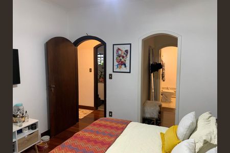 Casa à venda com 300m², 3 quartos e 4 vagasQuarto 