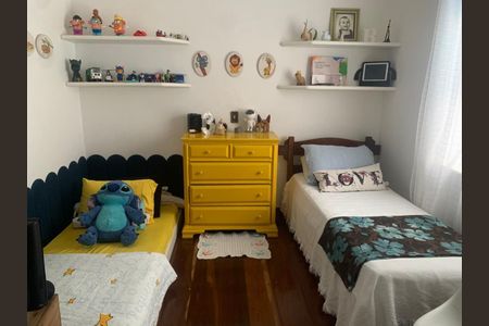 Casa à venda com 300m², 3 quartos e 4 vagasQuarto 