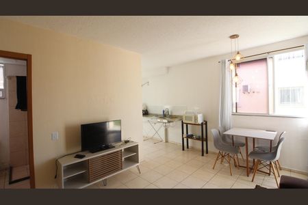Sala de apartamento para alugar com 2 quartos, 45m² em Jardim Esperança, Cabo Frio