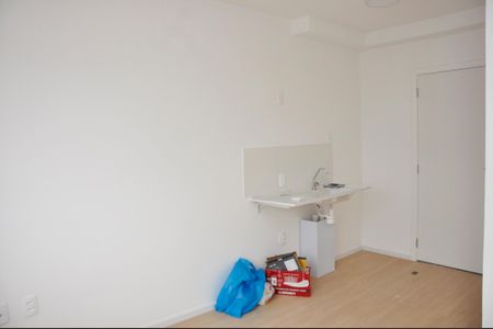 Kitnet / studio - Quarto e Cozinha de kitnet/studio para alugar com 1 quarto, 16m² em Freguesia do Ó, São Paulo