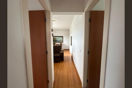 Apartamento para alugar com 81m², 2 quartos e 1 vagaCorredor