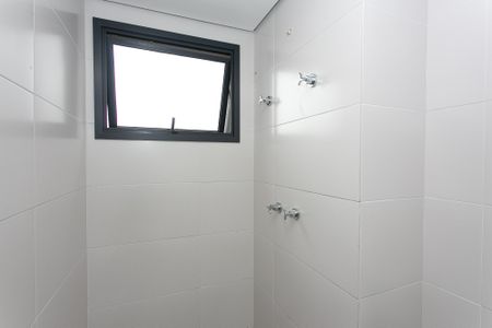 Apartamento para alugar com 75m², 2 quartos e 1 vaga Apartamento para alugar com 75m², 2 quartos e 1 vagaBanheiro da Suíte