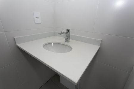 Apartamento para alugar com 70m², 2 quartos e 1 vaga Apartamento para alugar com 70m², 2 quartos e 1 vagaBanheiro da Suíte