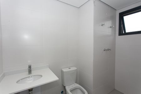 Apartamento para alugar com 70m², 2 quartos e 1 vaga Apartamento para alugar com 70m², 2 quartos e 1 vagaBanheiro da Suíte