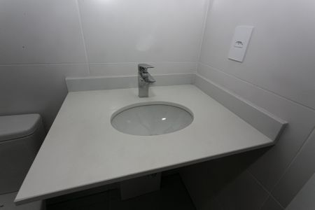 Apartamento para alugar com 70m², 2 quartos e 1 vaga Apartamento para alugar com 70m², 2 quartos e 1 vagaBanheiro Social