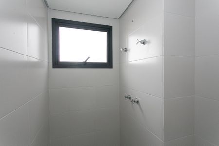 Banheiro da Suíte de apartamento para alugar com 2 quartos, 70m² em Vila Dom Pedro I, São Paulo