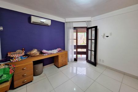 Casa de condomínio à venda com 380m², 3 quartos e 6 vagas Casa de condomínio à venda com 380m², 3 quartos e 6 vagasQuarto 2