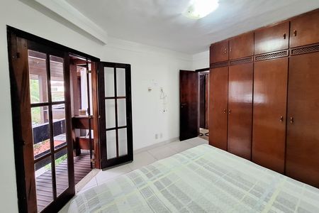 Casa de condomínio à venda com 380m², 3 quartos e 6 vagas Casa de condomínio à venda com 380m², 3 quartos e 6 vagasSuíte 1