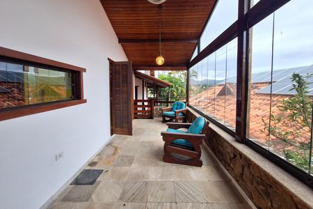 Casa de condomínio à venda com 380m², 3 quartos e 6 vagas Casa de condomínio à venda com 380m², 3 quartos e 6 vagasQuintal
