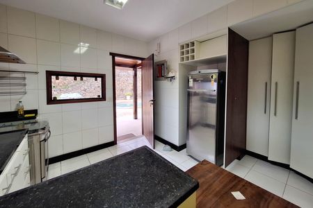 Cozinha de casa de condomínio à venda com 3 quartos, 380m² em Piratininga, Niterói