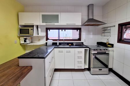 Casa de condomínio à venda com 380m², 3 quartos e 6 vagas Casa de condomínio à venda com 380m², 3 quartos e 6 vagasCozinha