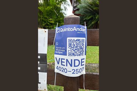 Casa de condomínio à venda com 380m², 3 quartos e 6 vagas Casa de condomínio à venda com 380m², 3 quartos e 6 vagasplaca