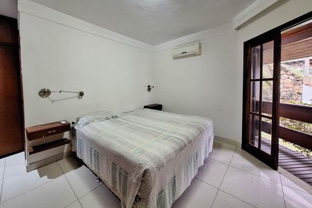 Casa de condomínio à venda com 380m², 3 quartos e 6 vagas Casa de condomínio à venda com 380m², 3 quartos e 6 vagasSuíte 1