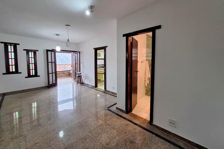 Casa de condomínio à venda com 380m², 3 quartos e 6 vagas Casa de condomínio à venda com 380m², 3 quartos e 6 vagasSala 2