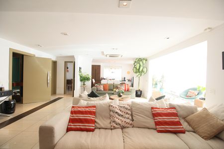 Sala de TV de apartamento à venda com 3 quartos, 263m² em Vila Andrade, São Paulo