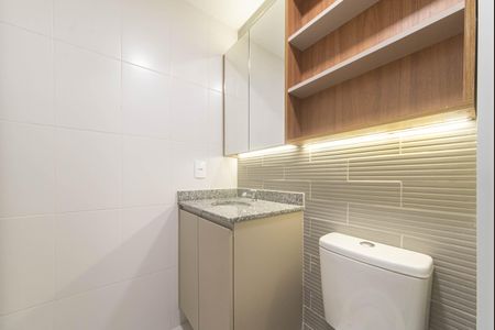 Banheiro de apartamento para alugar com 1 quarto, 38m² em Campo Belo, São Paulo