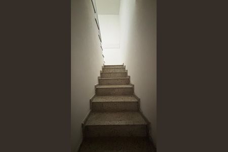 Apartamento para alugar com 110m², 2 quartos e 1 vagaEscada