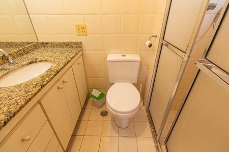 Apartamento à venda com 79m², 3 quartos e 2 vagas Apartamento à venda com 79m², 3 quartos e 2 vagasBanheiro da Suíte