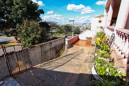 Casa para alugar com 250m², 3 quartos e 3 vagasQuintal