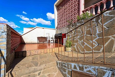 Casa para alugar com 250m², 3 quartos e 3 vagasQuintal