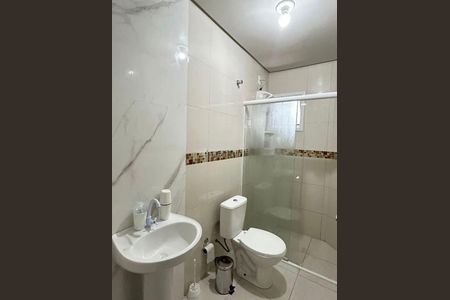 Banheiro de apartamento para alugar com 2 quartos, 49m² em Rubem Berta, Porto Alegre