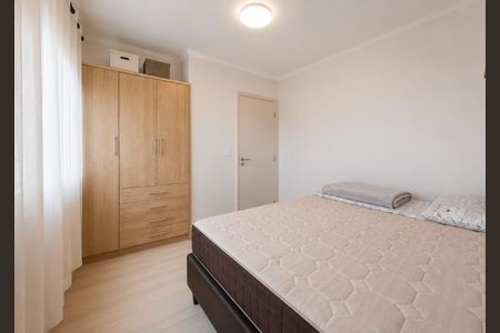 Quarto de apartamento para alugar com 2 quartos, 49m² em Rubem Berta, Porto Alegre