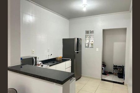 Cozinha de apartamento para alugar com 2 quartos, 49m² em Rubem Berta, Porto Alegre
