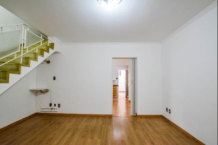 Sala de casa para alugar com 2 quartos, 132m² em Vila Alzira, Santo André
