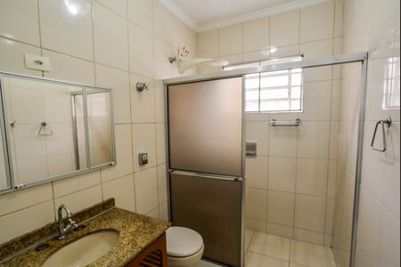 Casa para alugar com 132m², 2 quartos e 2 vagas Casa para alugar com 132m², 2 quartos e 2 vagasBanheiro