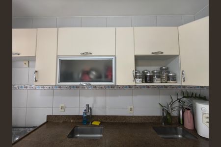 Casa de condomínio para alugar com 400m², 4 quartos e 2 vagas