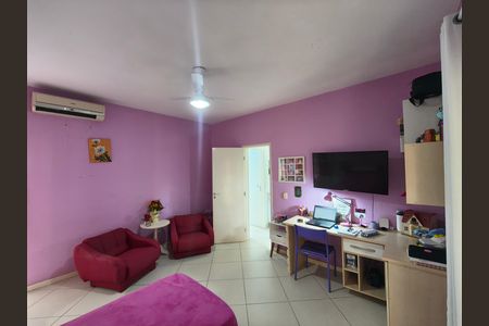 Casa de condomínio para alugar com 400m², 4 quartos e 2 vagas
