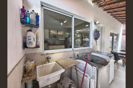 Casa de condomínio para alugar com 400m², 4 quartos e 2 vagas