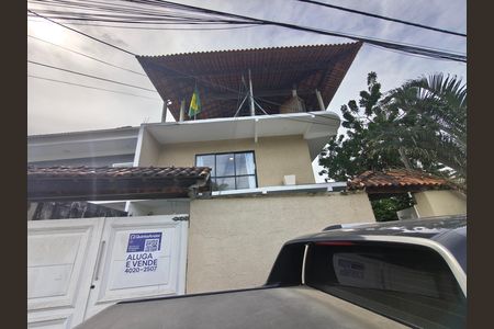 Casa de condomínio para alugar com 400m², 4 quartos e 2 vagas