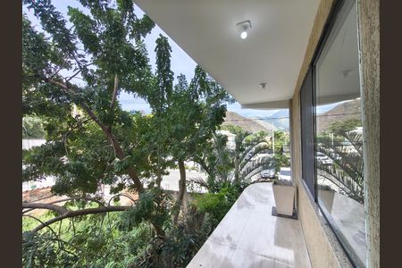 Casa de condomínio para alugar com 400m², 4 quartos e 2 vagas