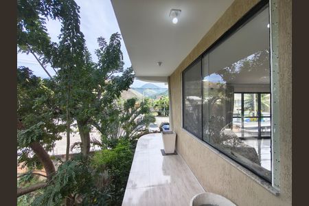 Casa de condomínio para alugar com 400m², 4 quartos e 2 vagas