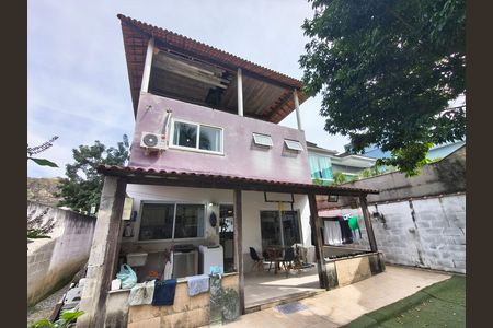 Casa de condomínio para alugar com 400m², 4 quartos e 2 vagas