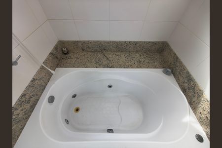 Casa de condomínio para alugar com 400m², 4 quartos e 2 vagas