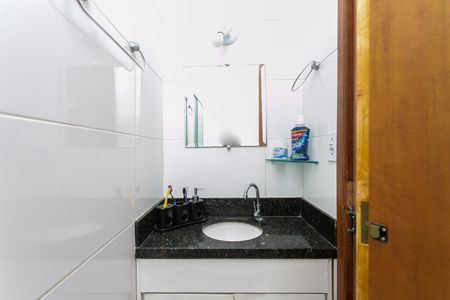 Casa de condomínio à venda com 59m², 2 quartos e 1 vaga Casa de condomínio à venda com 59m², 2 quartos e 1 vagaBanheiro