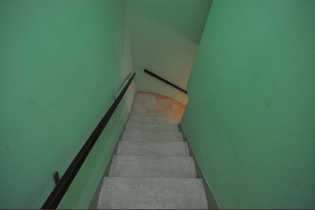 Casa à venda com 92m², 2 quartos e 1 vagaEscada